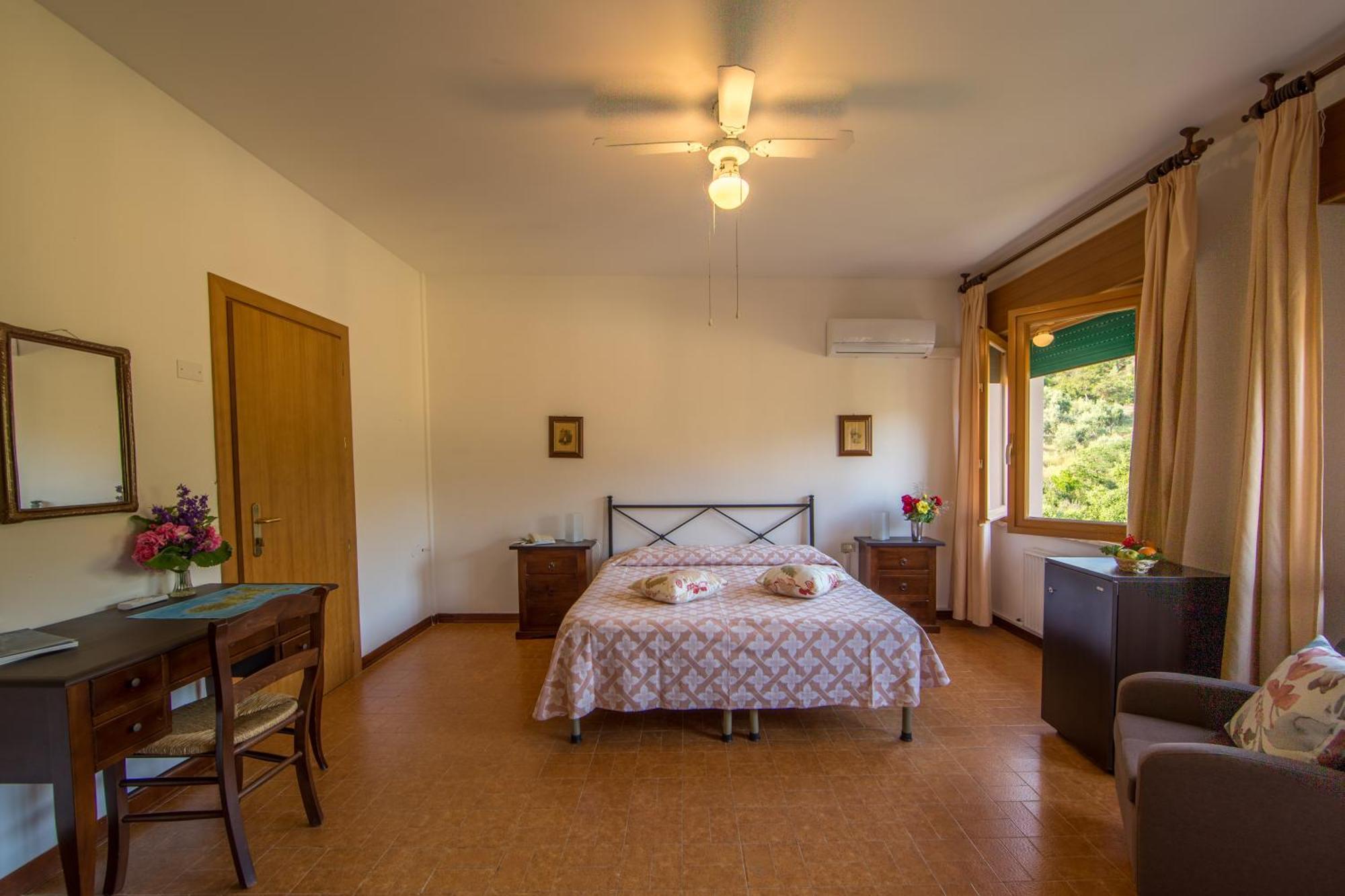 Hotel La Feluca 2*